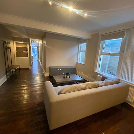 Spacious 2-Bed Apartment London Exterior photo