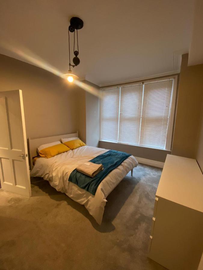 Spacious 2-Bed Apartment London Exterior photo